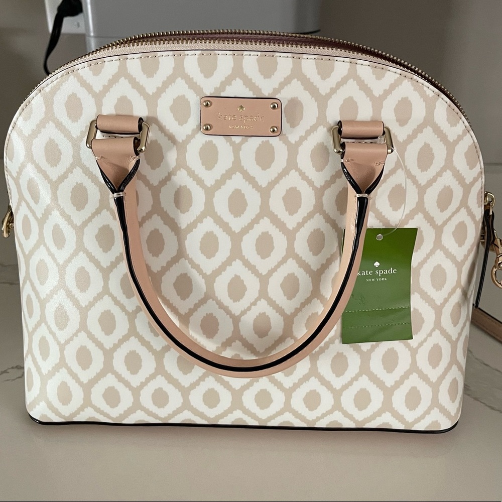 Kate Spade (Carli) white and tan crossbody purse. New with tags